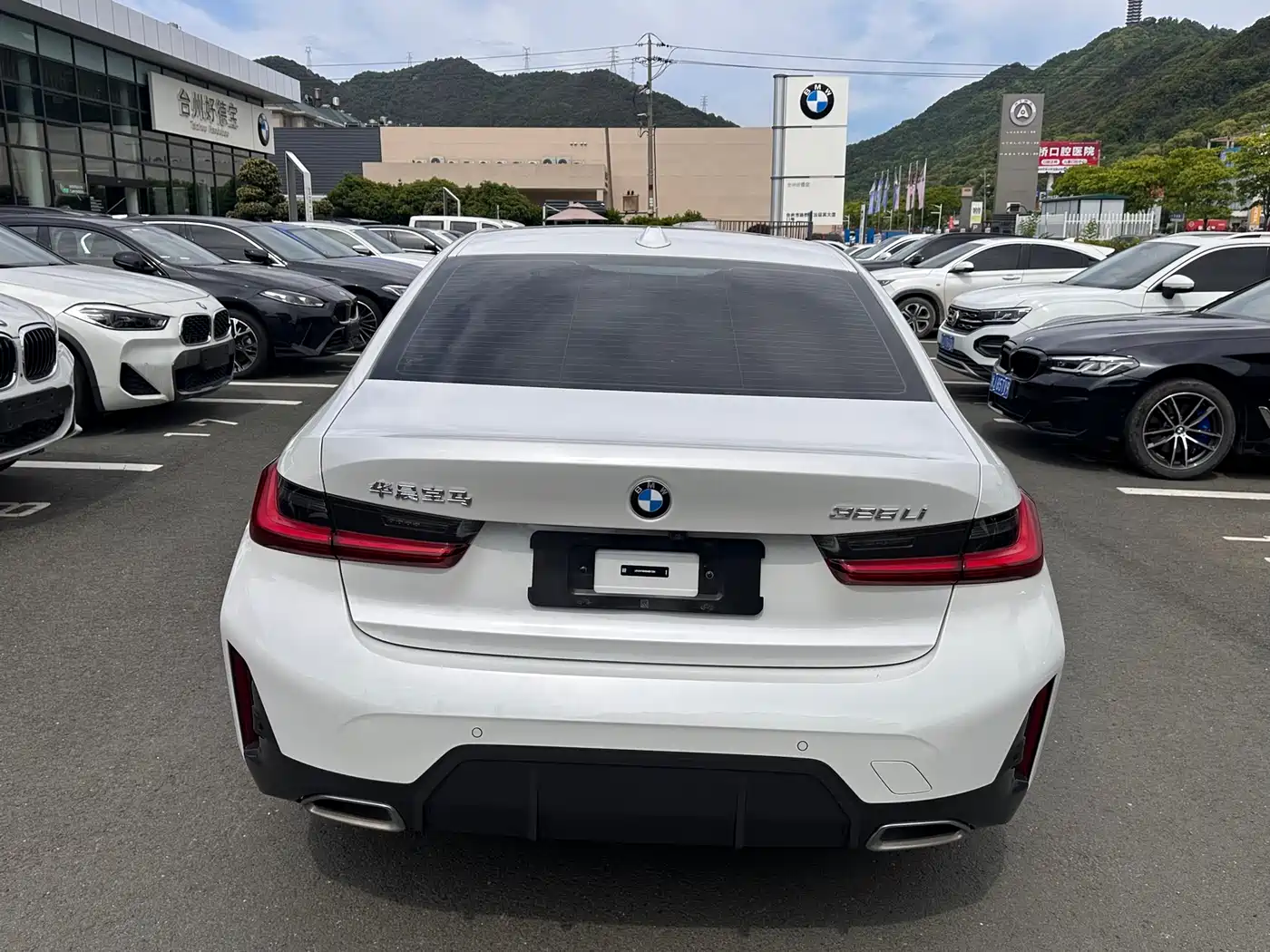 BMW 3 Series 2024 325Li M Sport Package фото 4