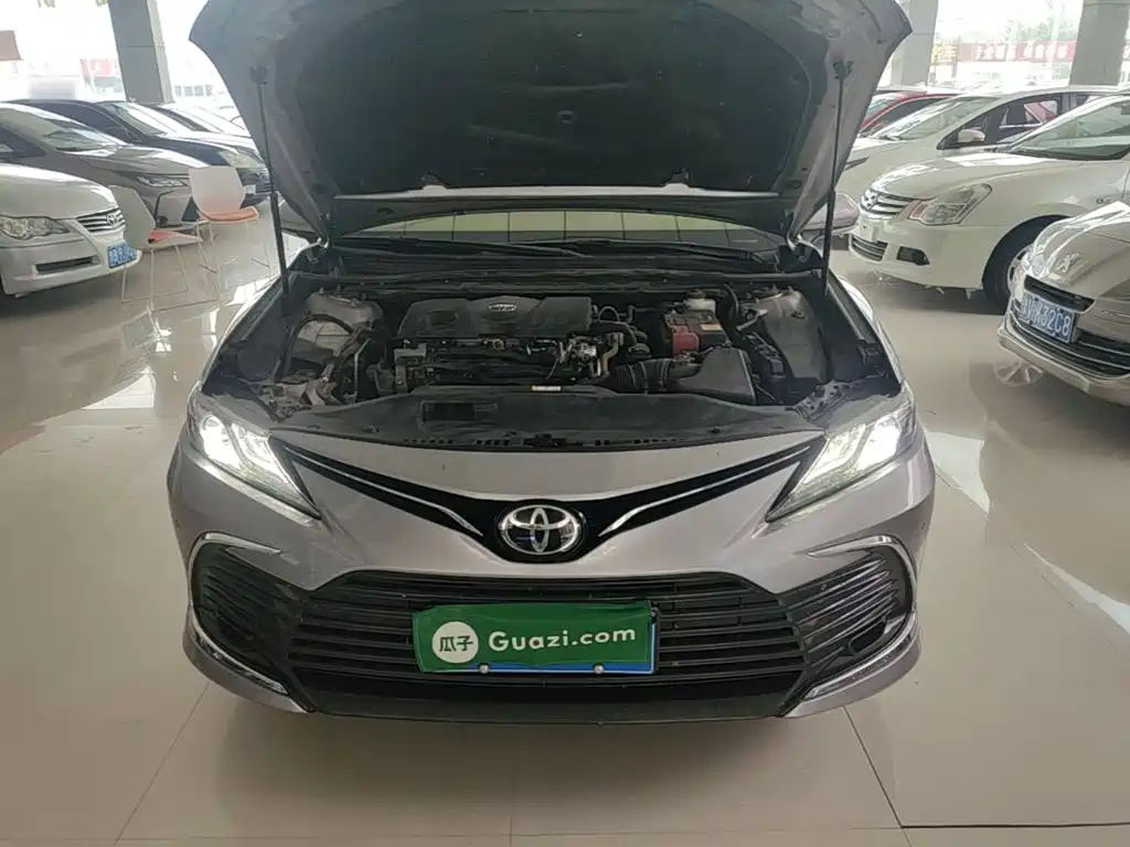 Фото 20 - Toyota Camry