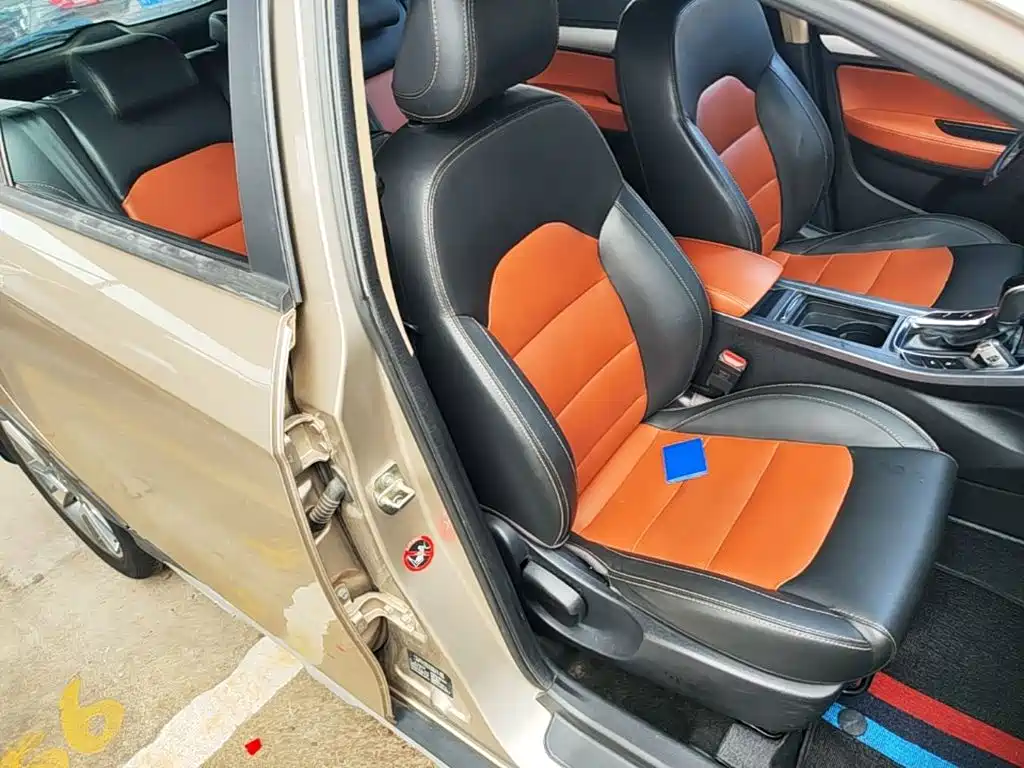 Фото 25 - Geely Vision S1