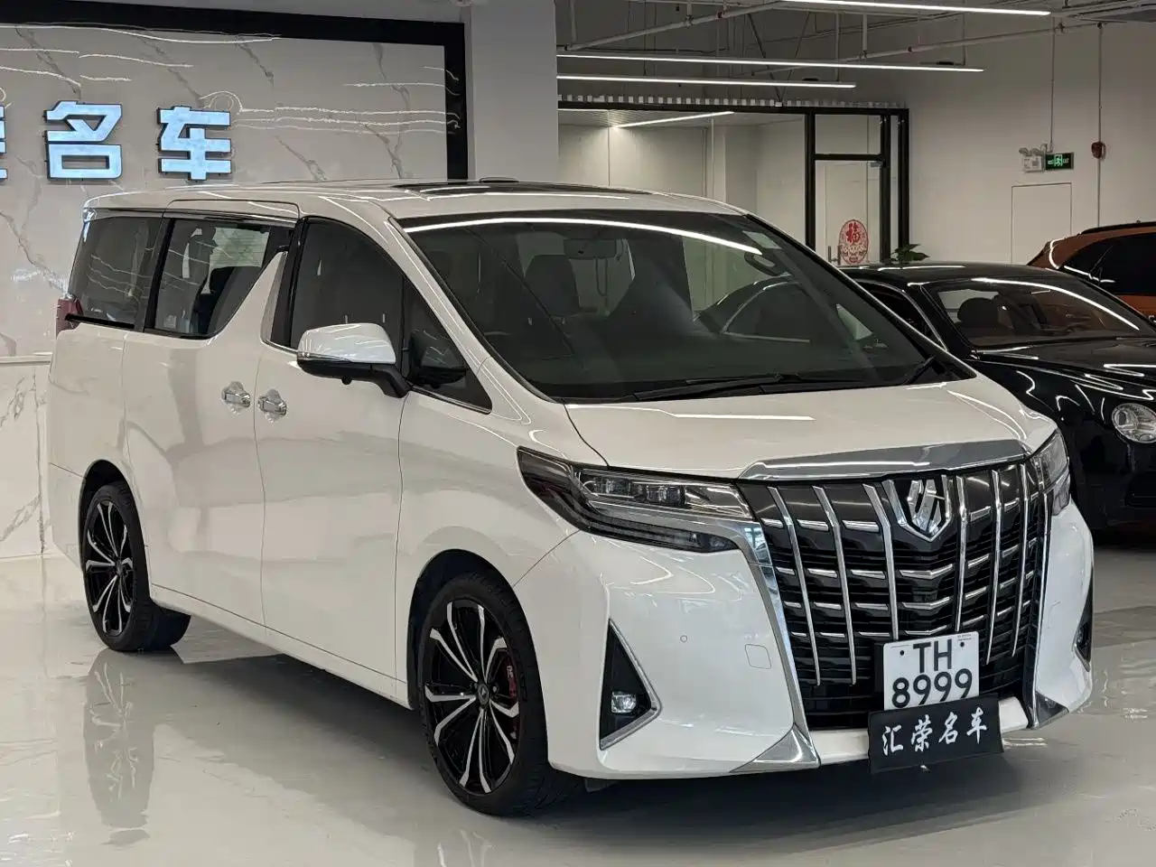 Toyota Alphard 2018 3.5L Premium фото 3