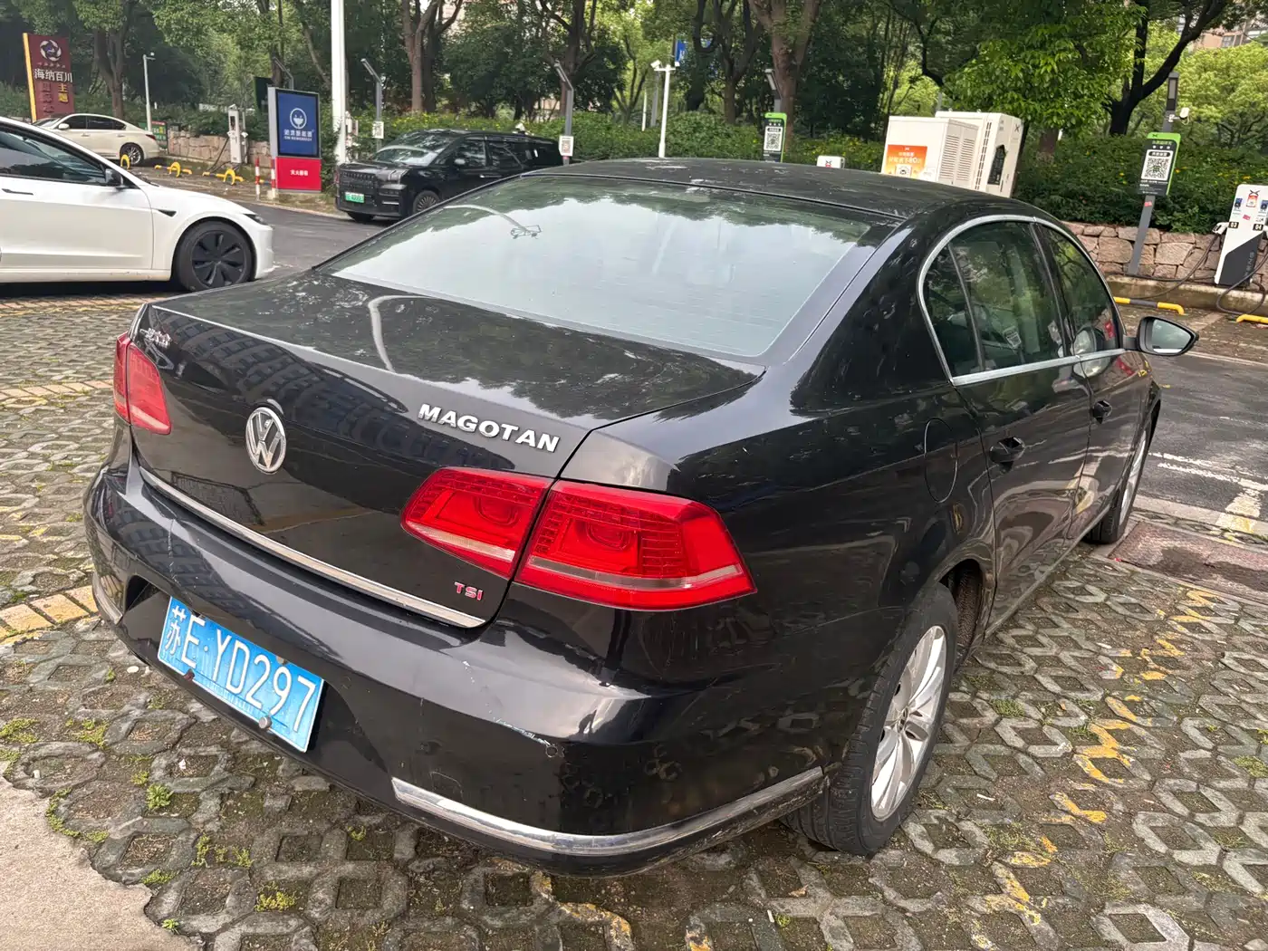 Volkswagen Magotan 2012 Facelift 2.0TSI Luxury фото 7