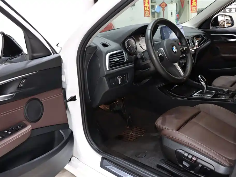 BMW 1 Series 2020 Model 120i M Sport Package фото 9