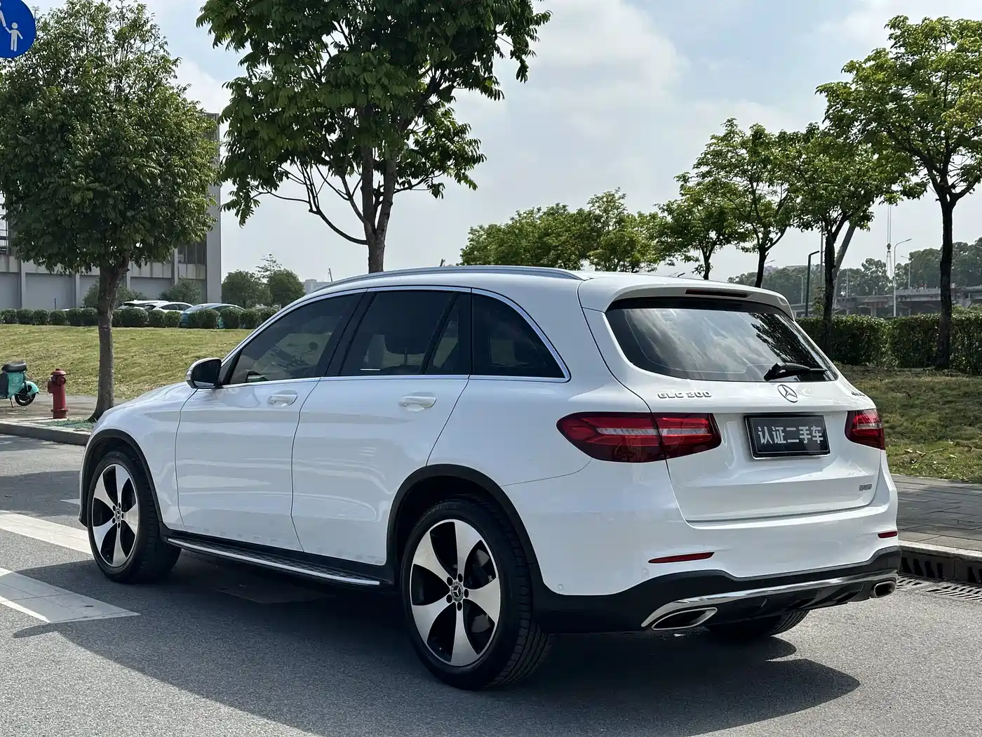 Mercedes-Benz GLC 2018 Facelift GLC 300 4MATIC Dynamic фото 8