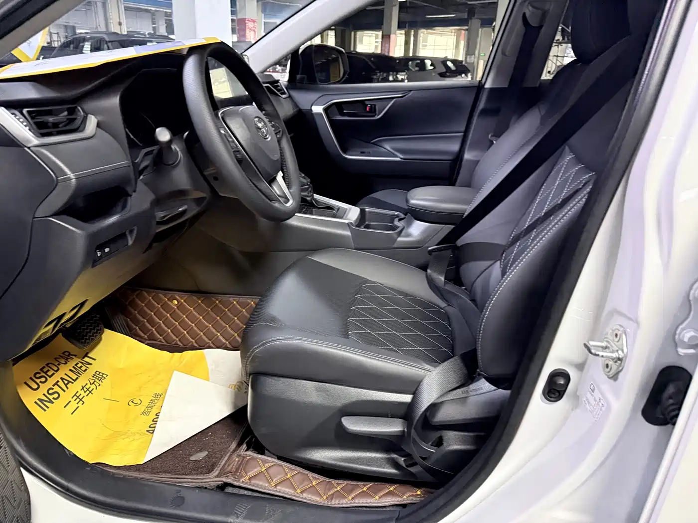 Toyota RAV4 Rongfang 2023 2.0L CVT 2WD Urban Edition фото 8
