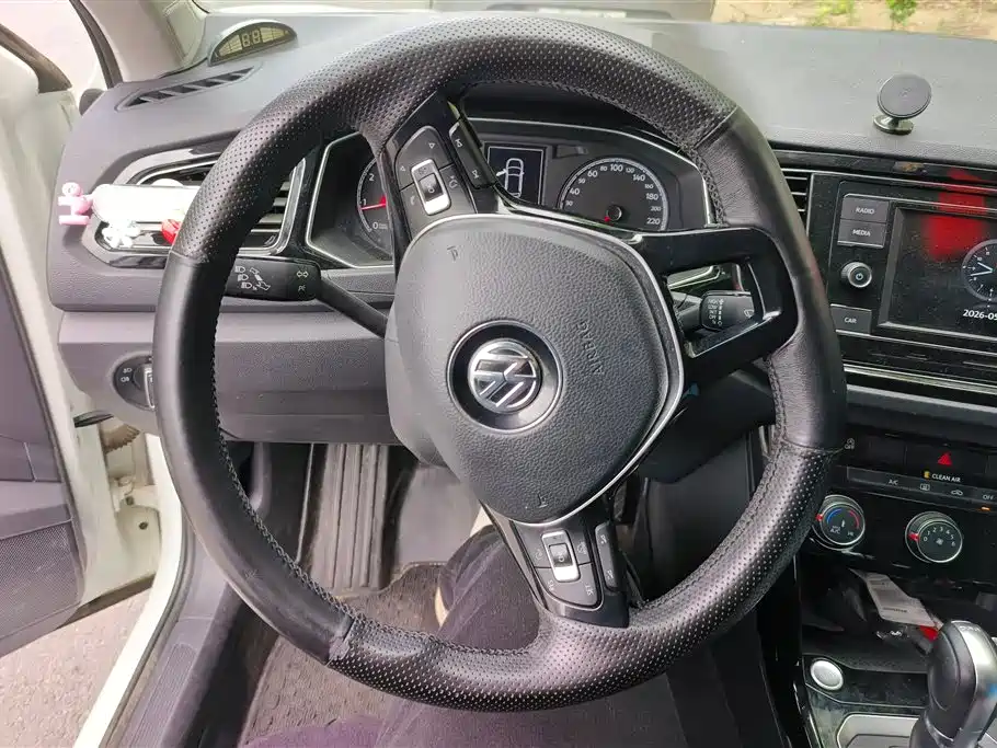 Volkswagen T-ROC 2018 280TSI DSG 2WD Comfort (China V) фото 15