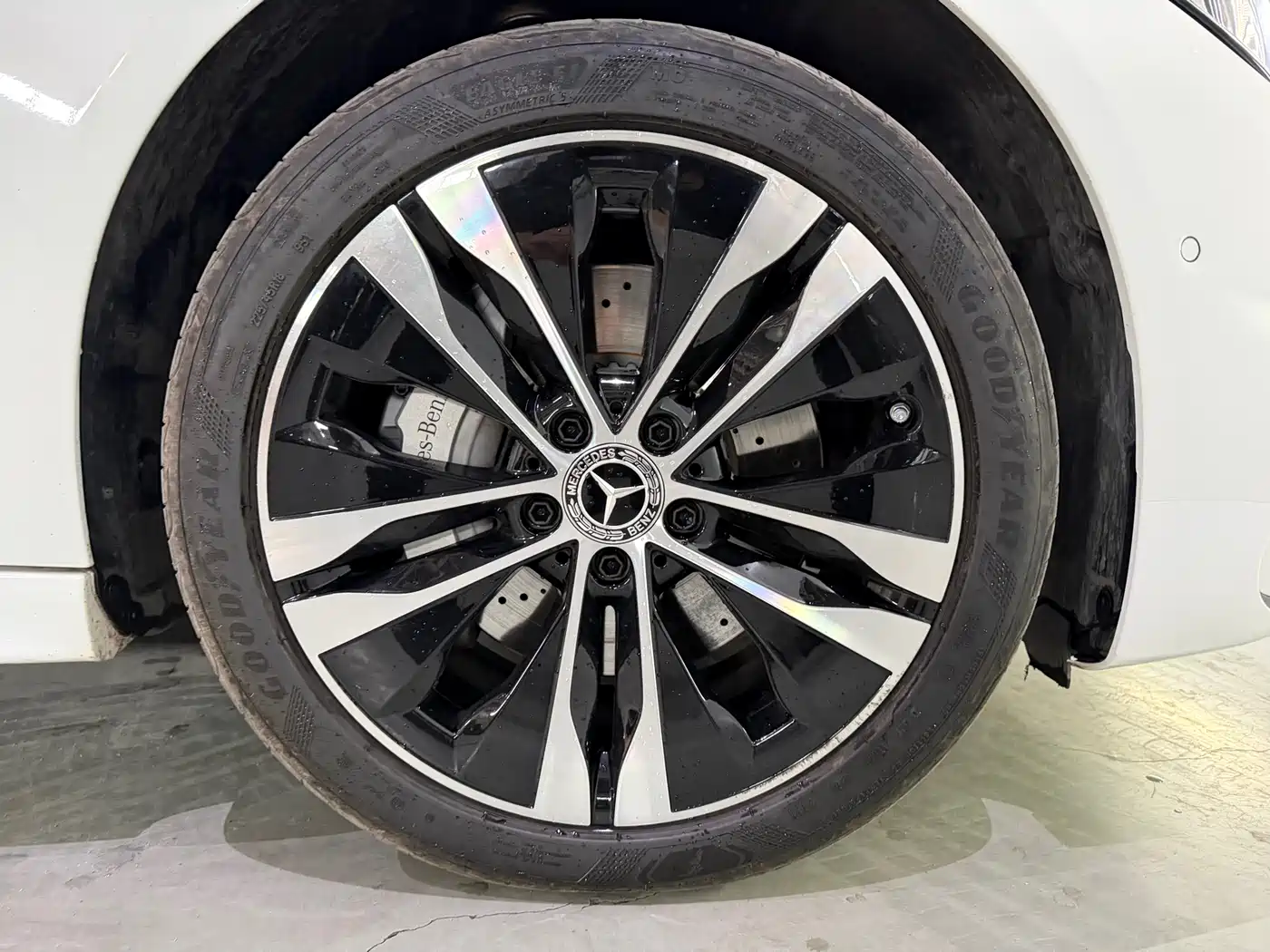 Mercedes-Benz C-Class New Energy 2025 C 350 eL фото 9