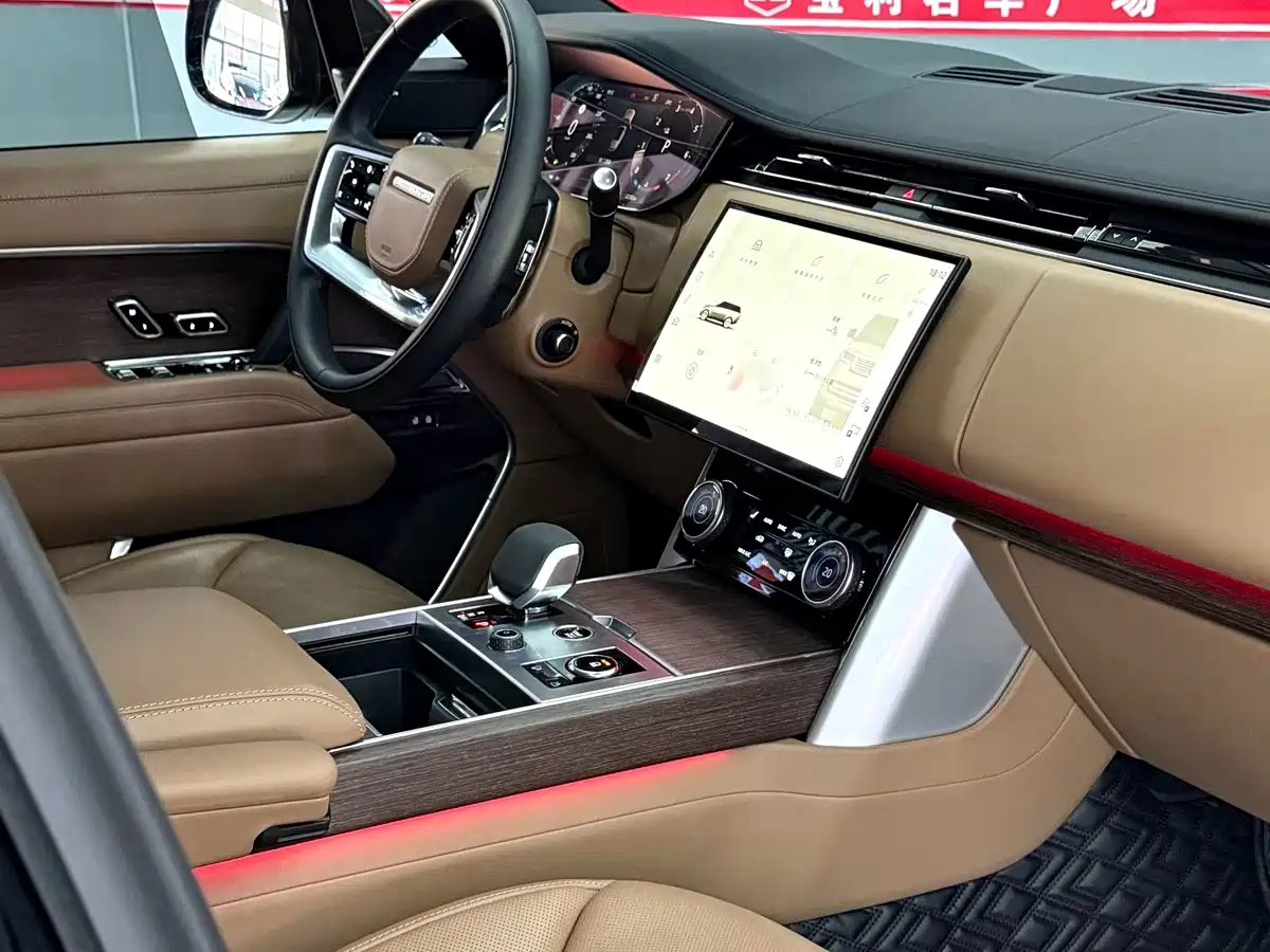 Land Rover Range Rover 2023 Facelift 3.0 L6 400PS Prosperity Extended Version фото 4
