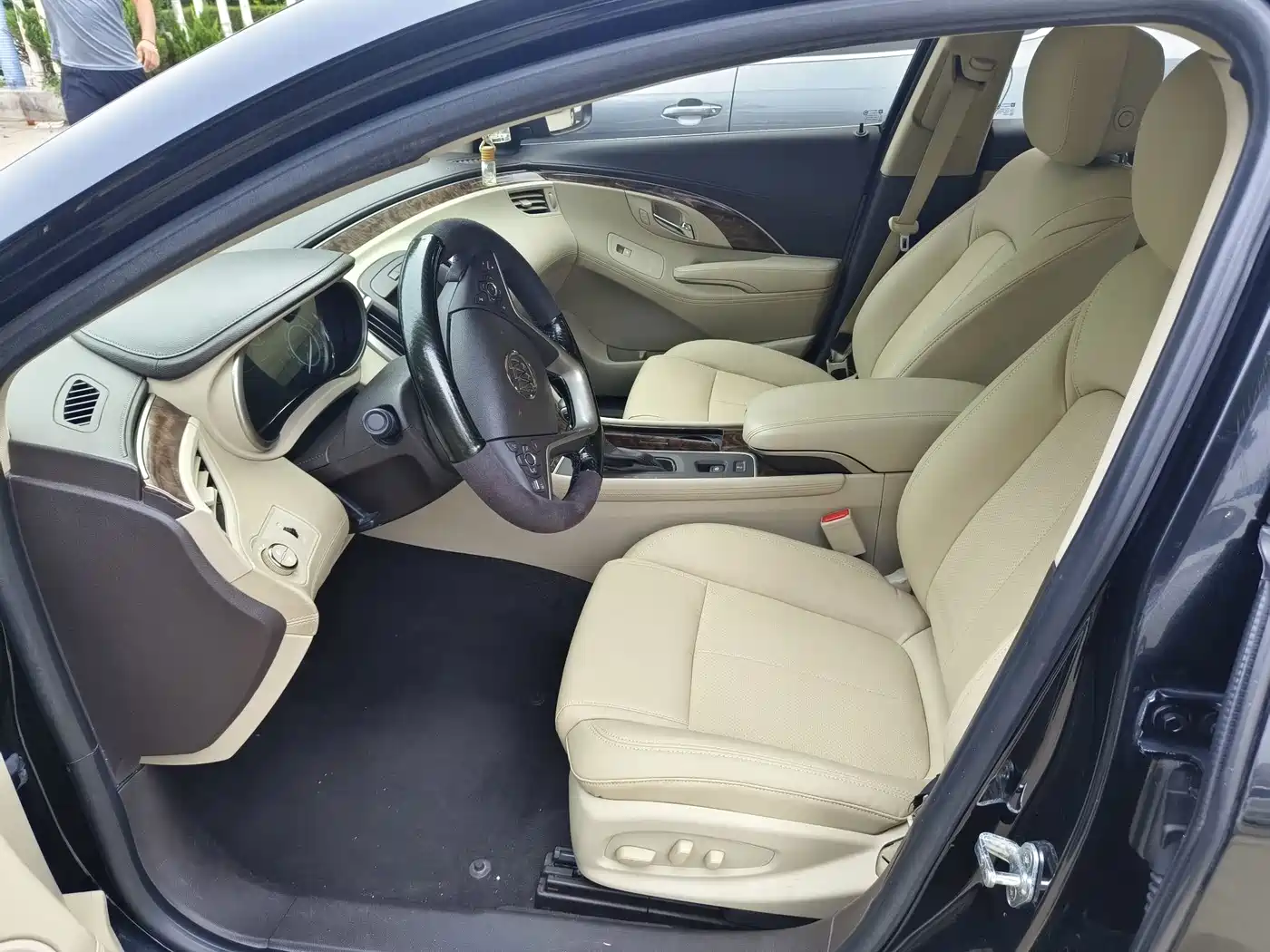 Фото 8 - Buick LaCrosse