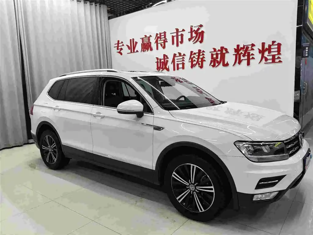 Volkswagen Tiguan L 2019 330TSI Automatic 2WD Panorama Comfort Edition China VI фото 3