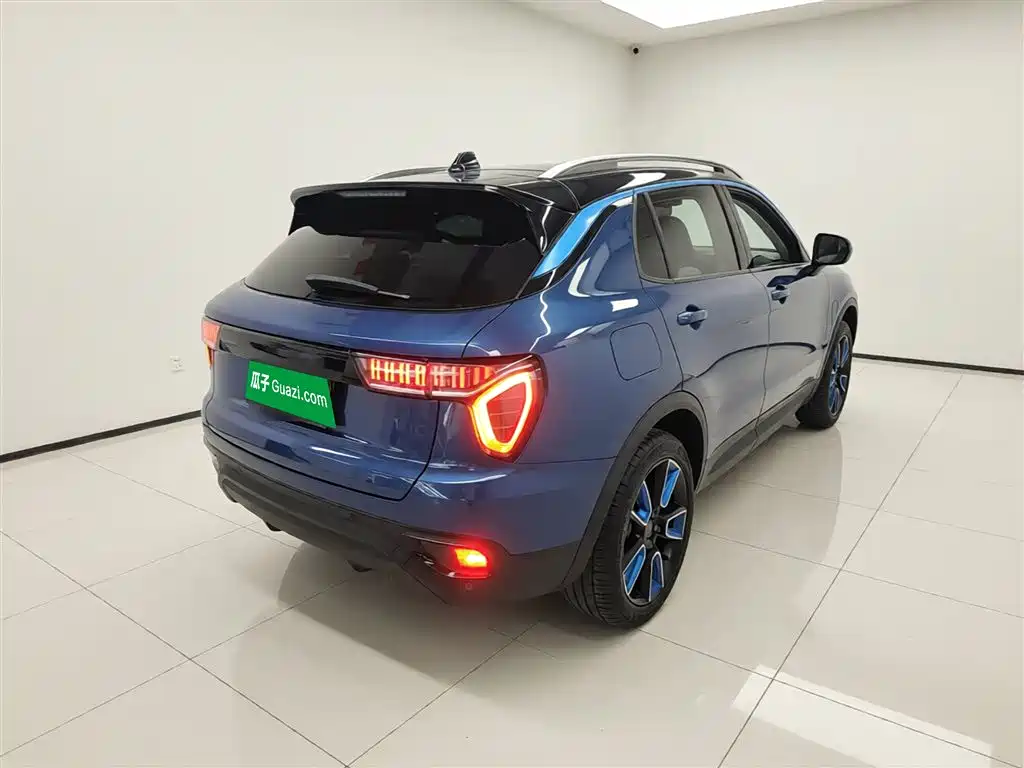 Lynk & Co 01 2017 2.0T 2WD Pro Shine Edition фото 7