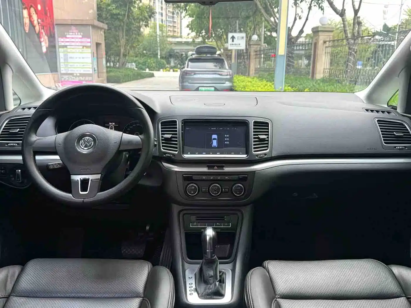 Volkswagen Sharan 2013 1.8TSI Standard фото 8