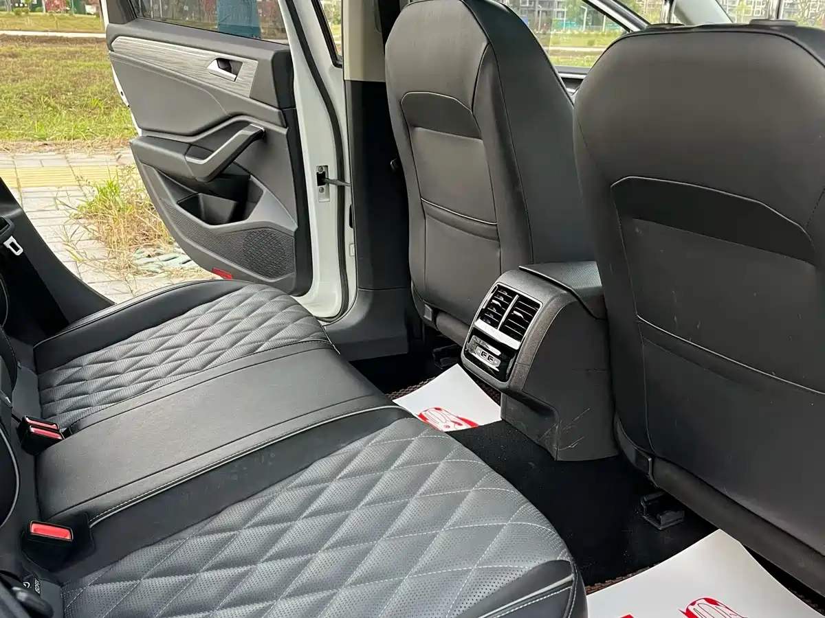 Volkswagen Sagitar 2023 Model Year 200TSI DSG Surpass Edition фото 8