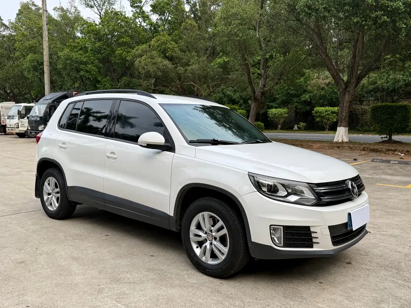 Volkswagen Tiguan 2015 1.8TSI Automatic 2WD Trendline фото 3