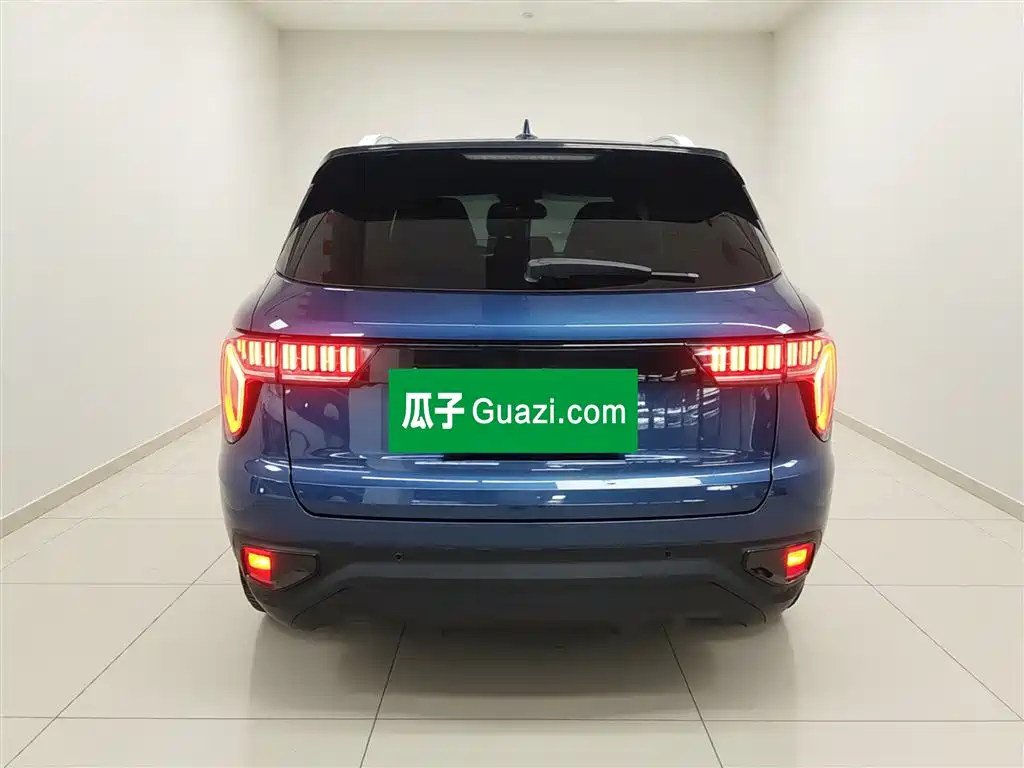 Lynk & Co 01 2017 2.0T 2WD Pro Shine Edition фото 6