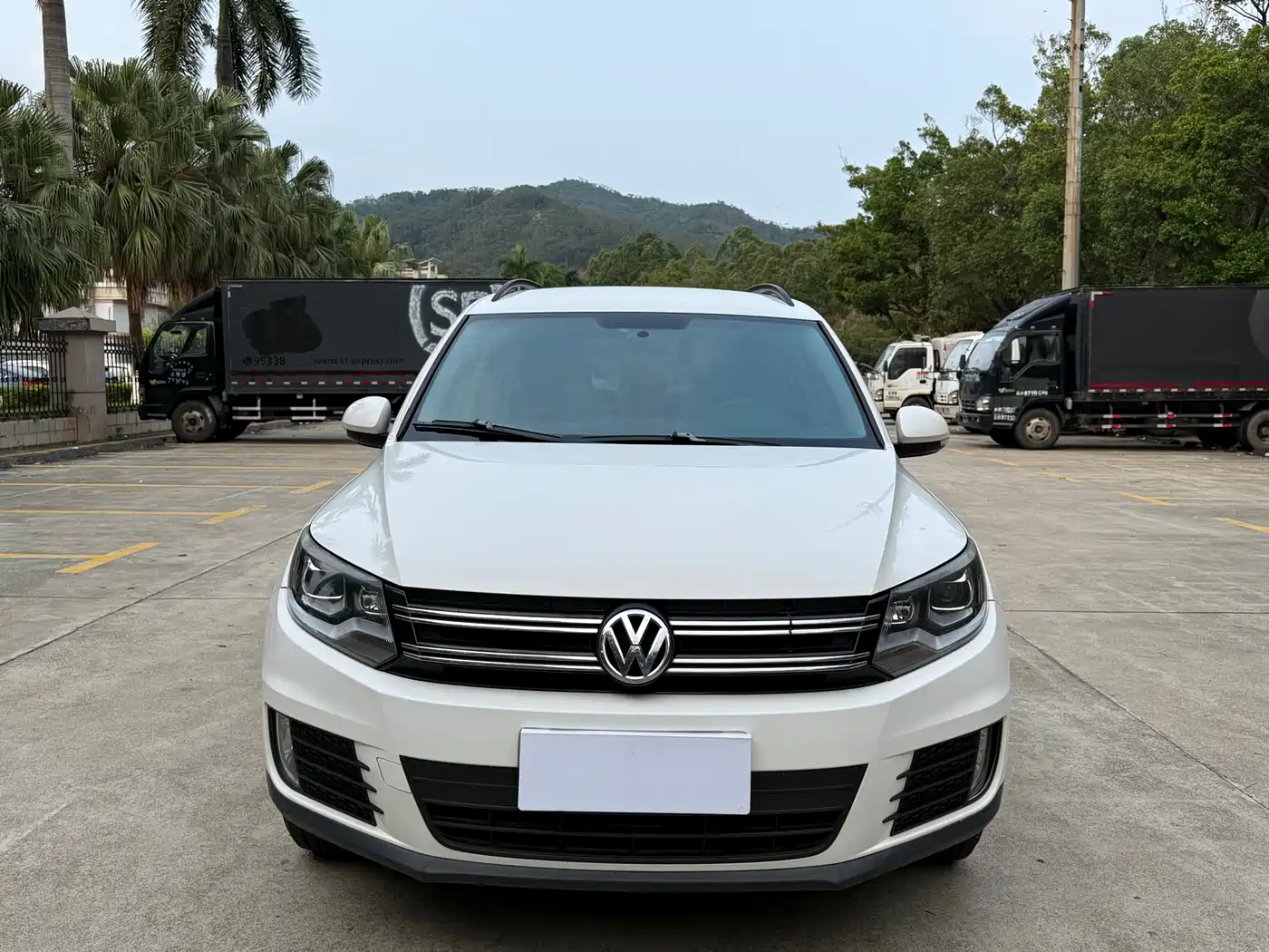 Volkswagen Tiguan 2015 1.8TSI Automatic 2WD Trendline фото 2