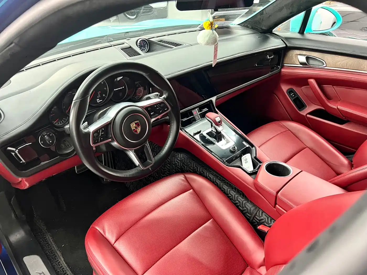 Porsche Panamera 2010 Panamera 4 3.6L фото 6