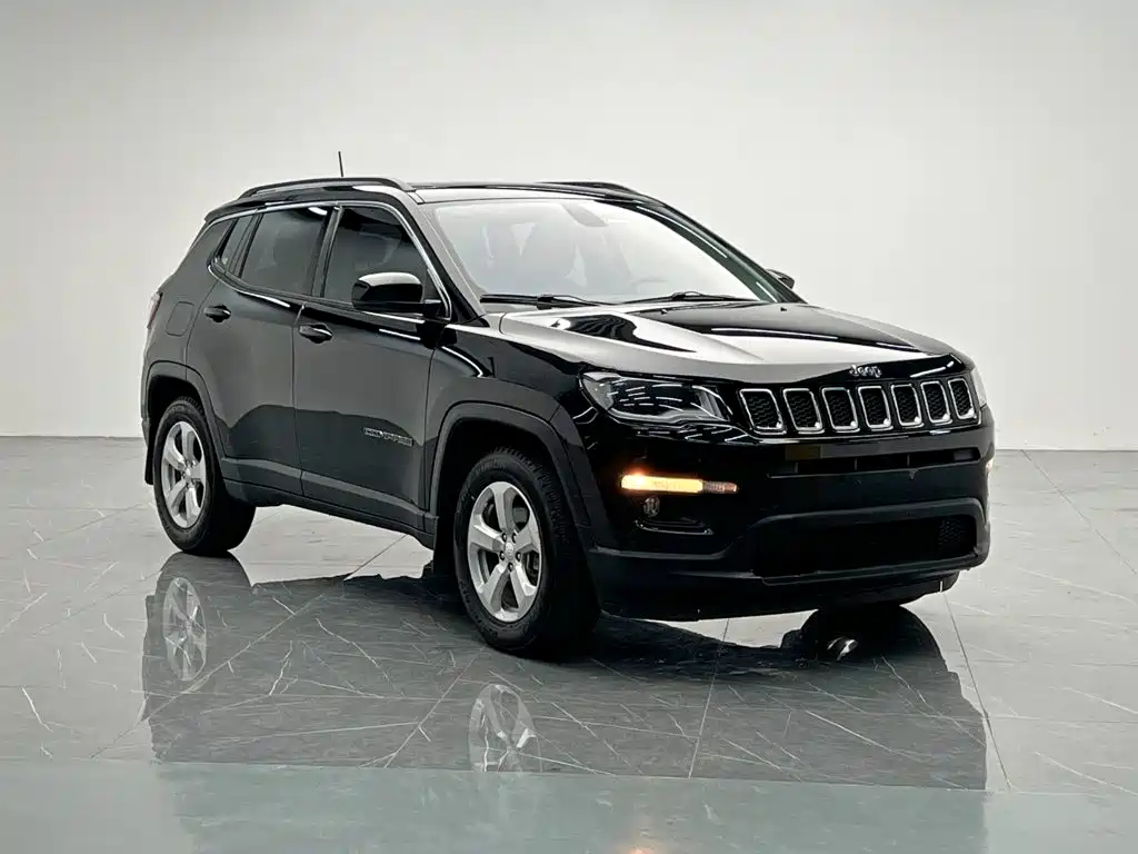 Фото 8 - Jeep Compass