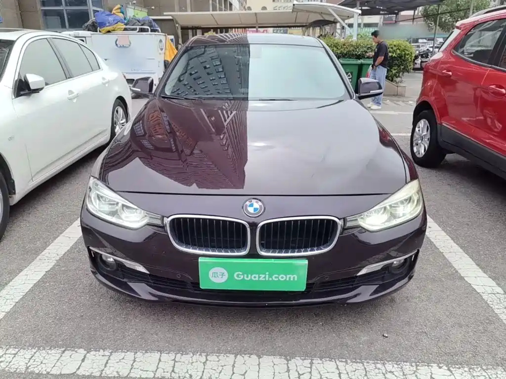 Photo 3 - BMW 3 Series