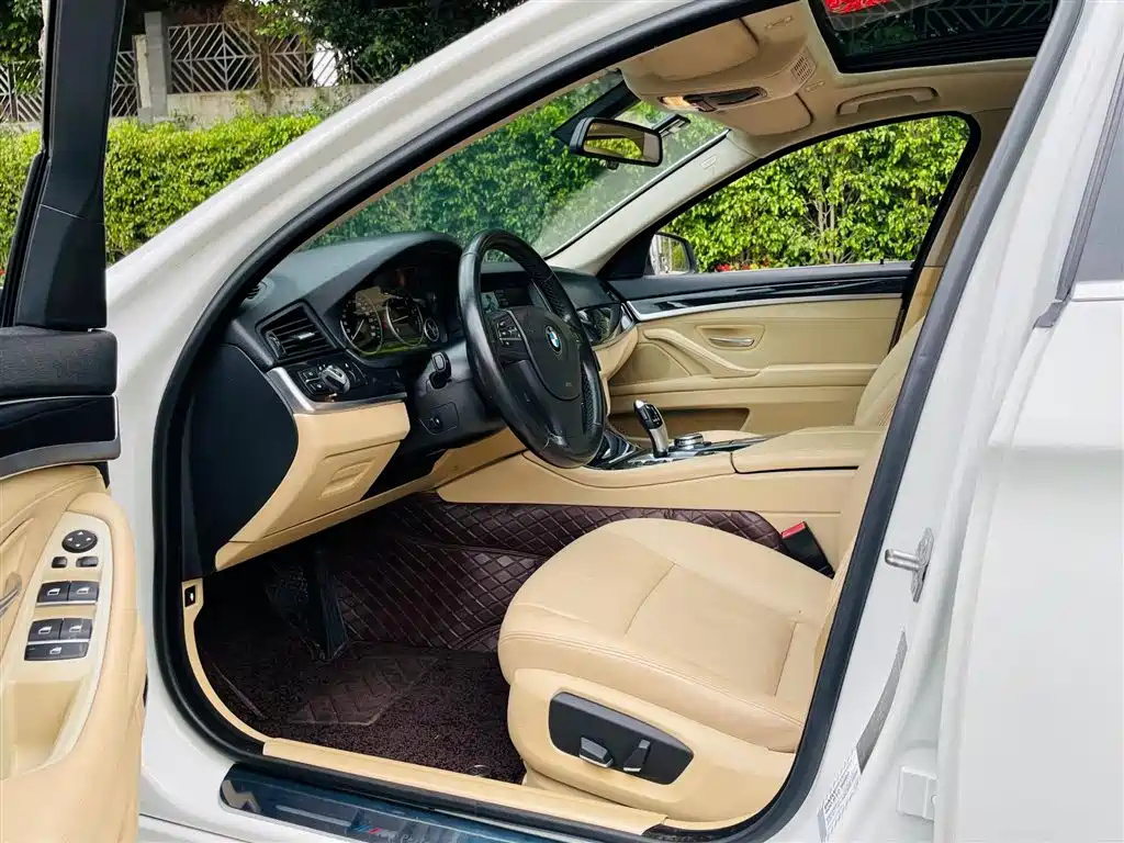 BMW 5 Series 2014 520Li Elegance фото 8