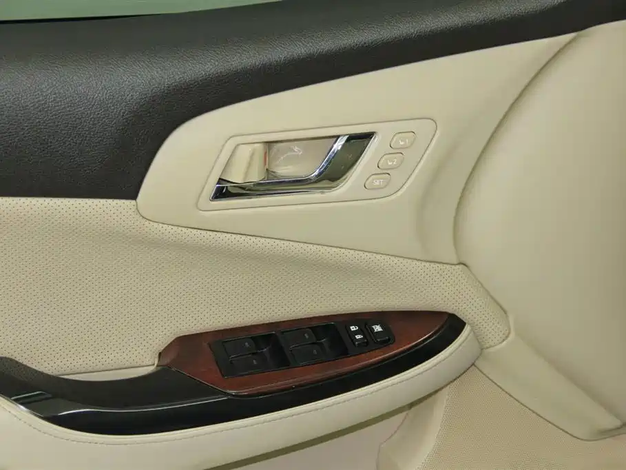 Toyota Crown 2010 4.3L Royal Saloon VIP фото 20