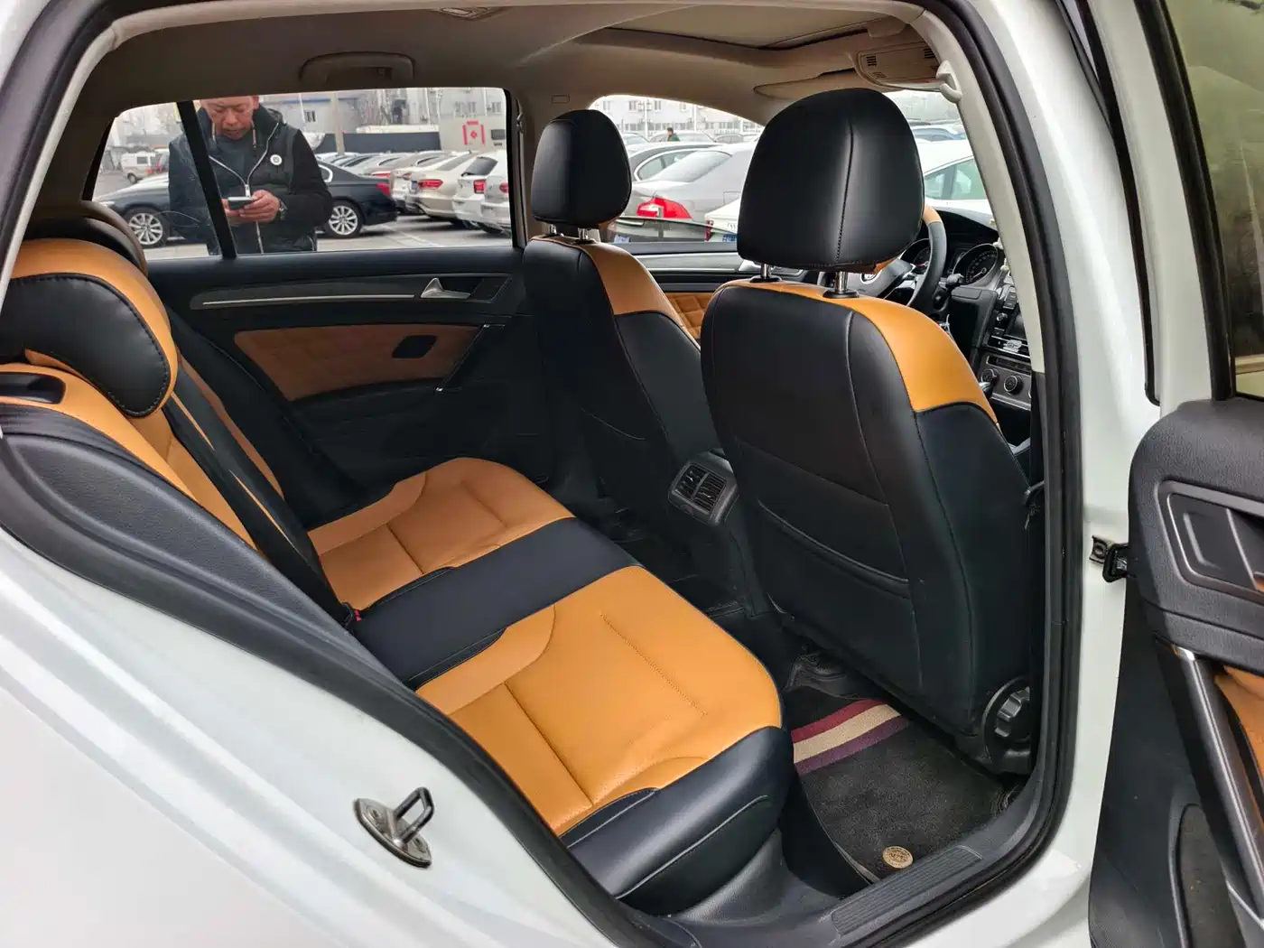 Volkswagen Golf 2014 1.6L Automatic Comfort фото 15