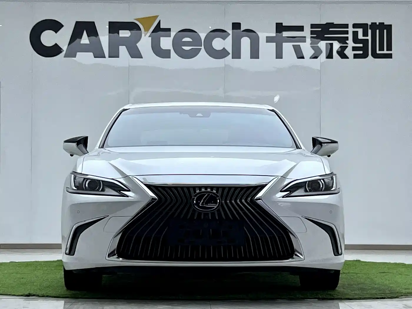 Lexus ES 2018 300h Excellence Edition China V фото 18