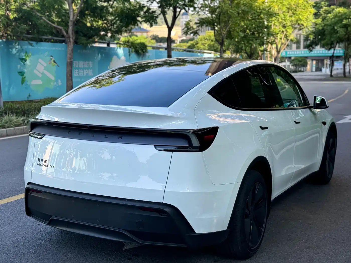 Tesla Model Y 2026 Long Range Rear-Wheel Drive фото 7