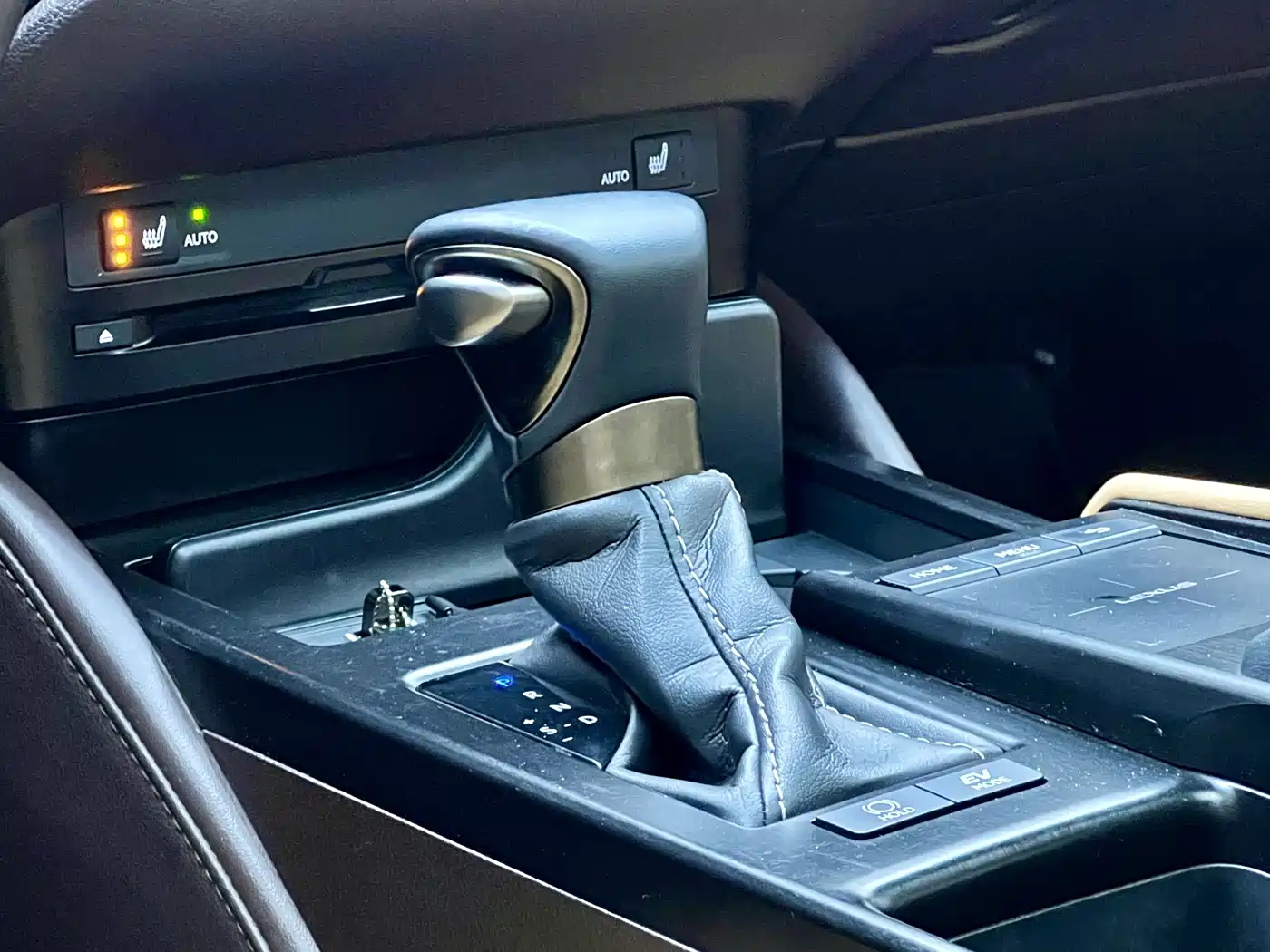 Lexus ES 2018 300h Excellence Edition China V фото 21