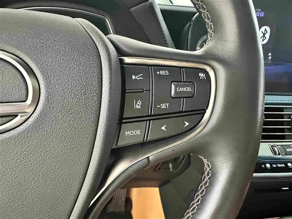 Lexus LS 2022 2021 500h Excellence Edition