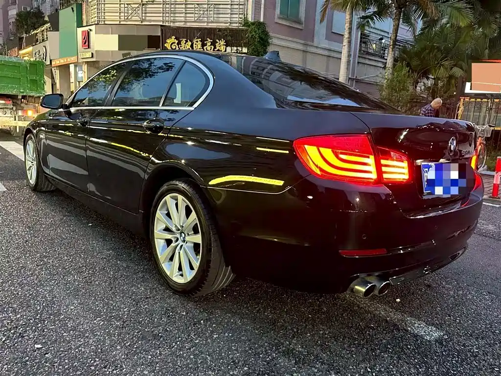 BMW 5 Series 2013 530Li Leadership фото 7