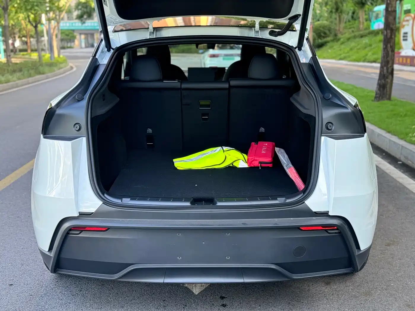 Tesla Model Y 2026 Long Range Rear-Wheel Drive фото 8