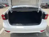 Фото 20 - Roewe i5