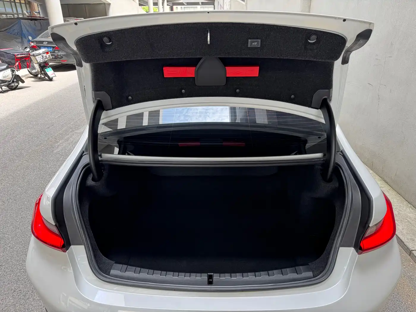 BMW 3 Series 2023 320Li M Sport Package фото 20
