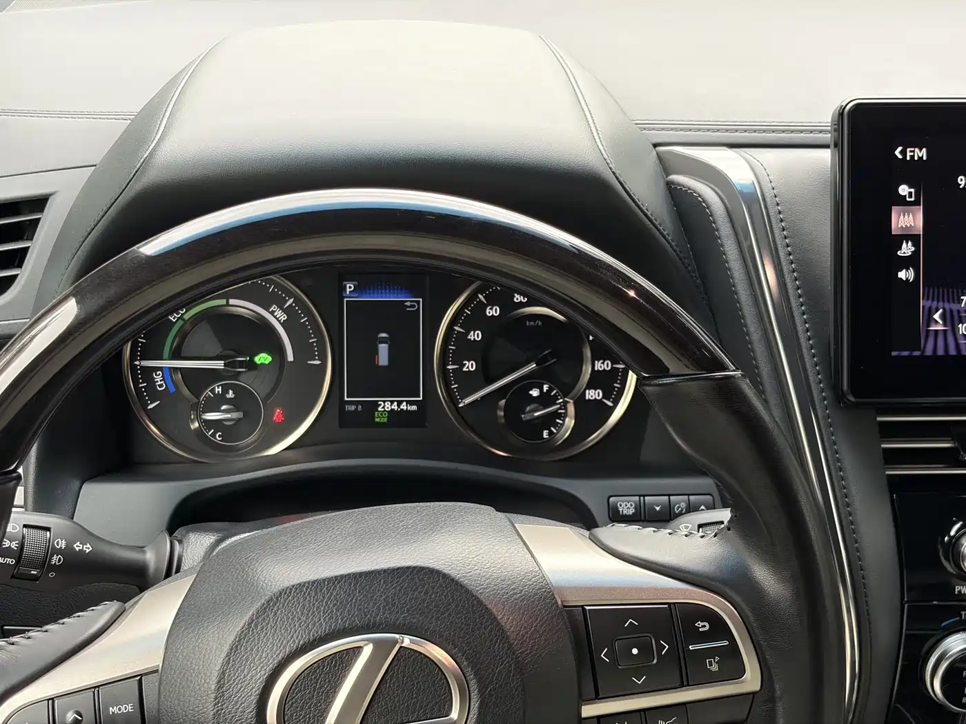 Lexus LM 2021 2020 300h 4-Seat Imperial Edition