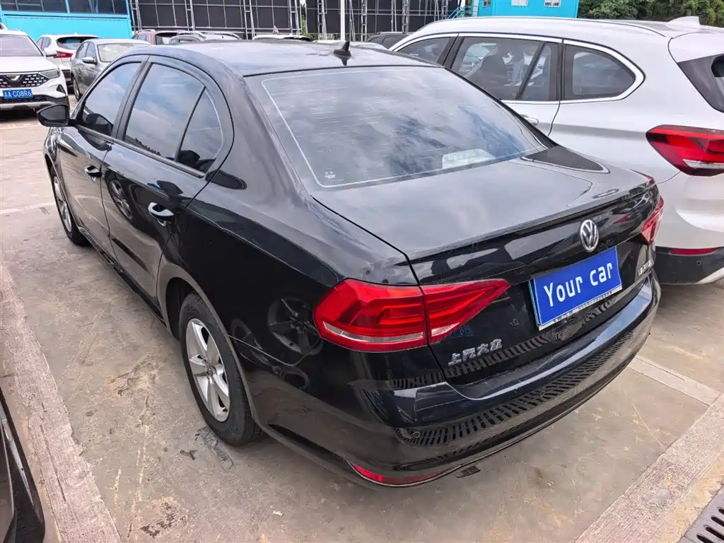 Volkswagen Lavida 2015 1.6L Automatic Trend Edition фото 4