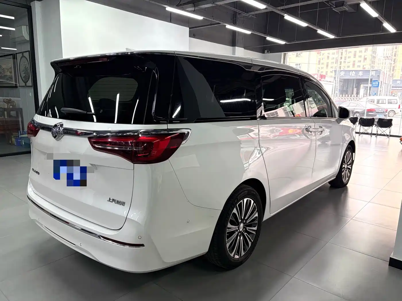 Buick GL8 2021 ES Landlord 653T Luxury фото 9