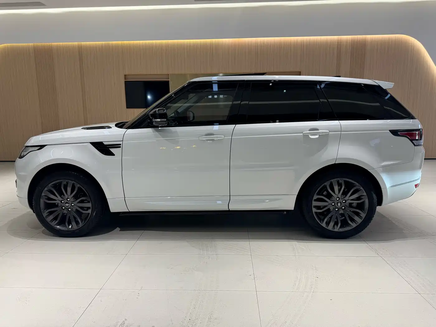Land Rover Range Rover Sport 2017 3.0 SC V6 HSE DYNAMIC фото 3