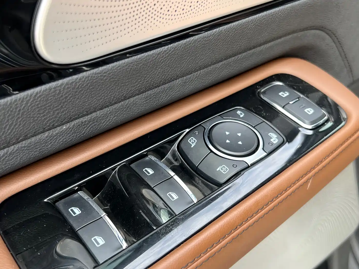 Lincoln Aviator 2021 3.0T V6 4WD Executive Edition фото 28