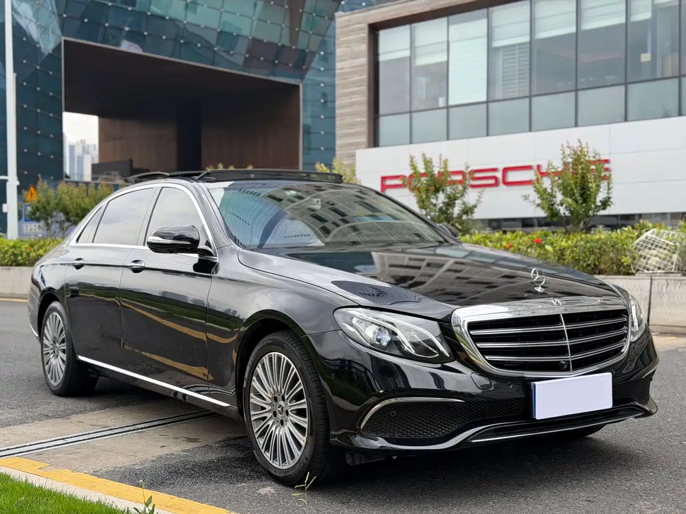 Mercedes-Benz E-Class 2020 Facelift E 300 L Fashion фото 3