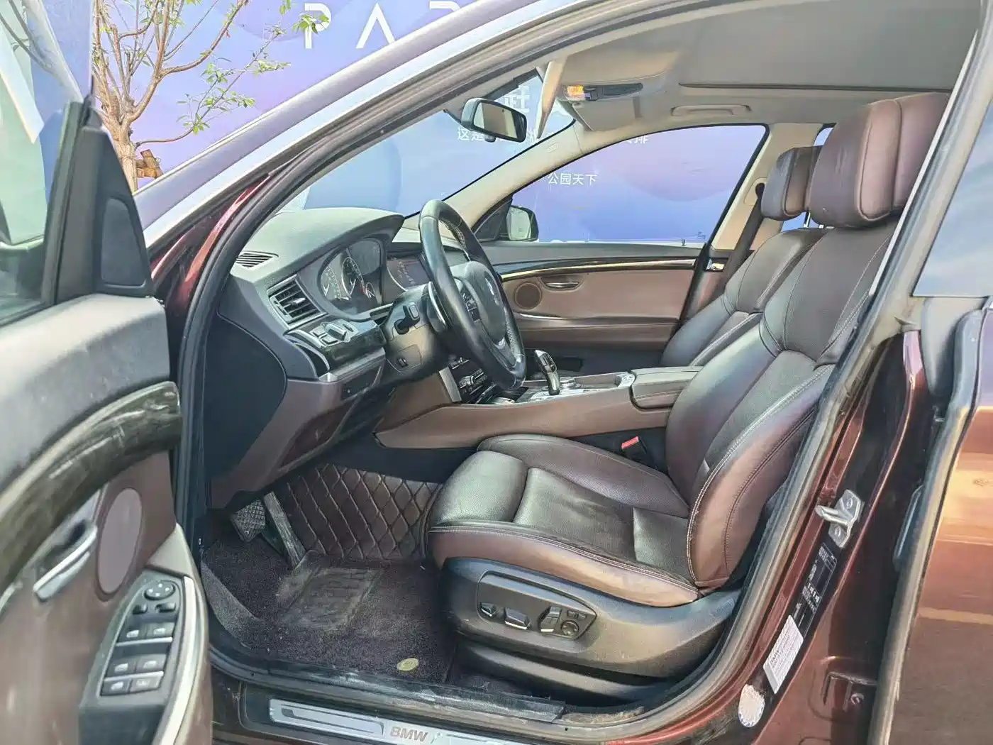 BMW 5 Series GT 2014 535i Luxury фото 4