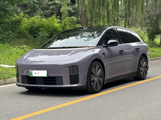  Li Auto Li Auto i6 2025 4WD Base Model