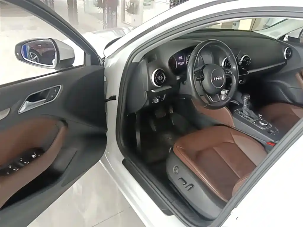Audi A3 2015 Sportback 35 TFSI Millionth Anniversary Comfort Enjoyment Type фото 16