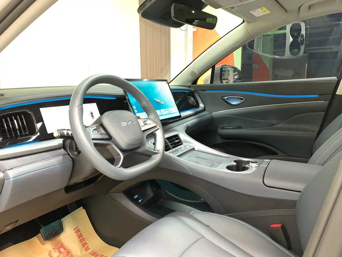 BYD Hai Shi 07 DM-i 2025 150 Pilot+ Edition фото 7