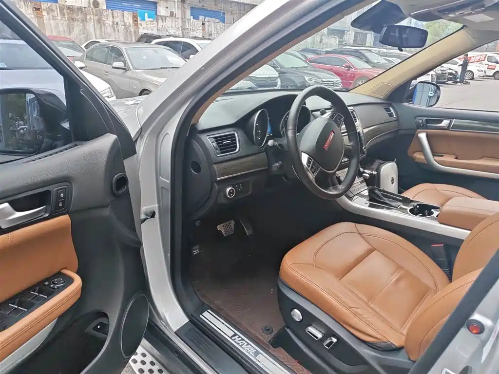 Haval H8 2015 2.0T 2WD Standard фото 16
