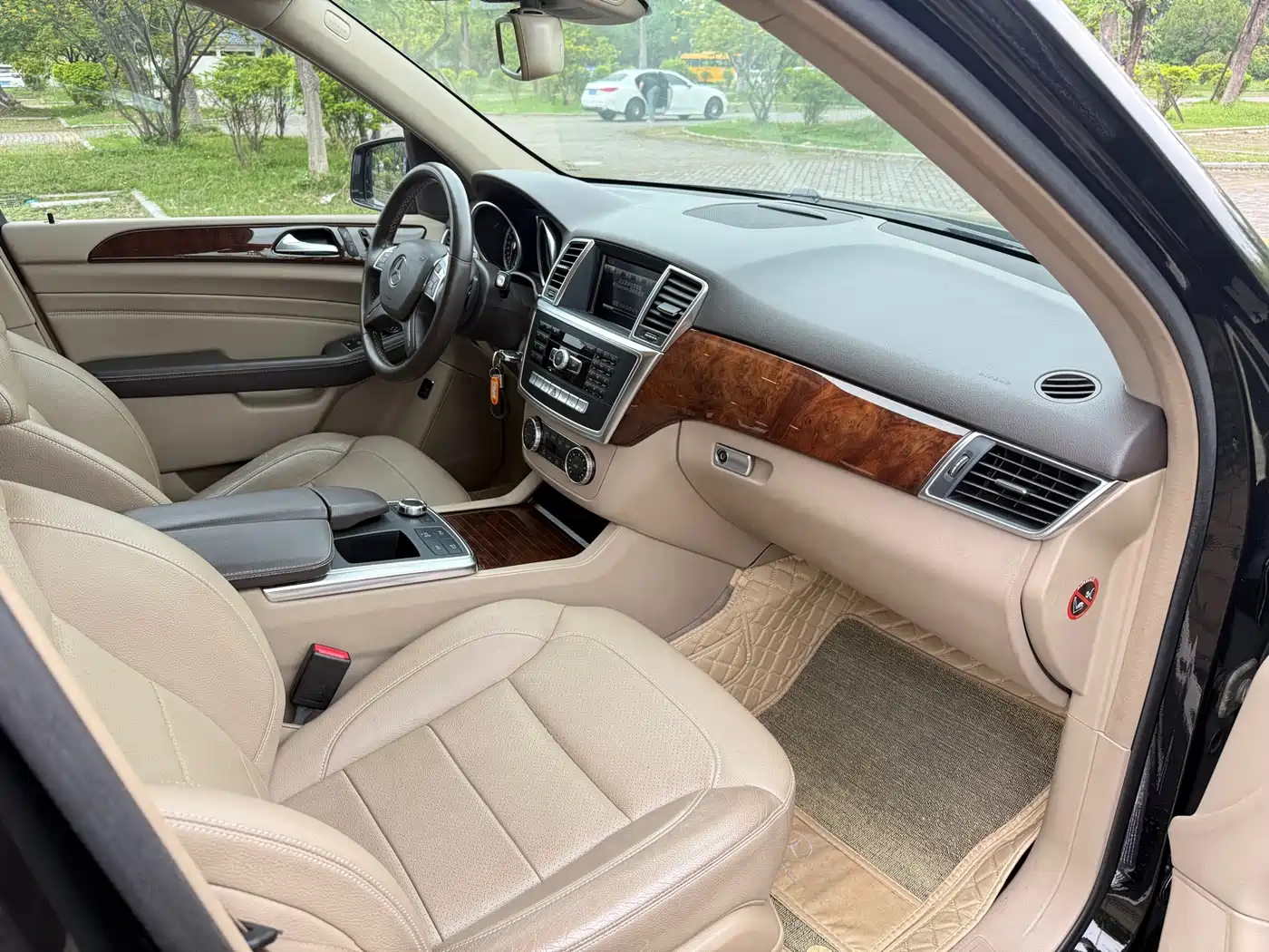 Mercedes-Benz M-Class 2014 ML 400 4MATIC Dynamic фото 4