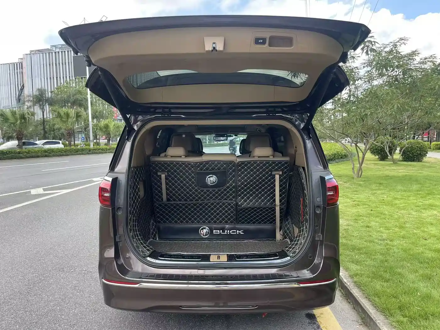 Buick GL8 2020 Model ES Landglory 653T Premium фото 9