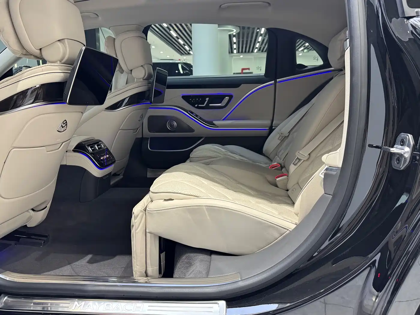 Mercedes-Benz Maybach S-Class 2025 Model S 480 4MATIC фото 10