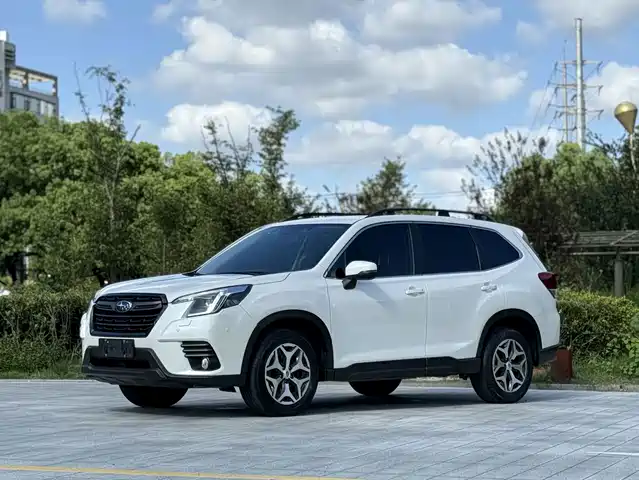 Subaru Forester 2022 2.0i AWD Luxury Edition with EyeSight — фото 1