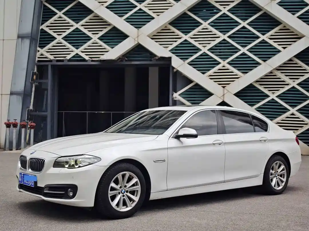 BMW 5 Series 2017 520Li Classic Edition