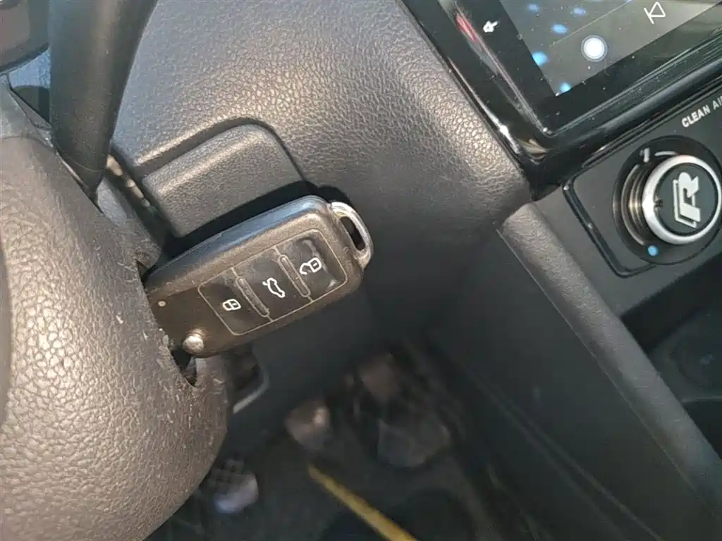Volkswagen Polo 2018 1.5L Manual Safe Drive фото 9